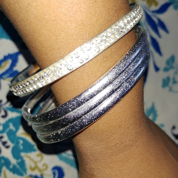 Bangle bracelet set - Picture 3 of 4